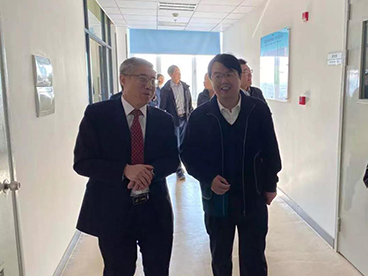 浦东新区管小军副区长一行10余人莅临旋乐吧spin8现场调研CRO市场及公司业态