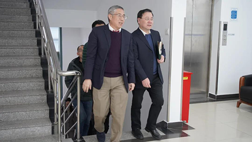 上海市浦东新区政府副区长吴强等调研旋乐吧spin8生物医药